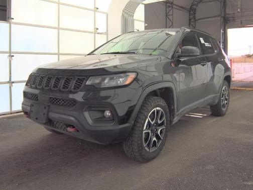 Diamond Black Crystal Pearlcoat 2024 Jeep Compass Trailhawk
