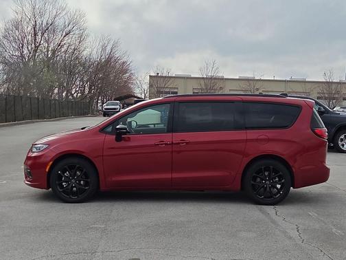 2026 Chrysler Pacifica L