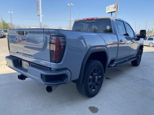 2025 GMC Sierra 2500 AT4