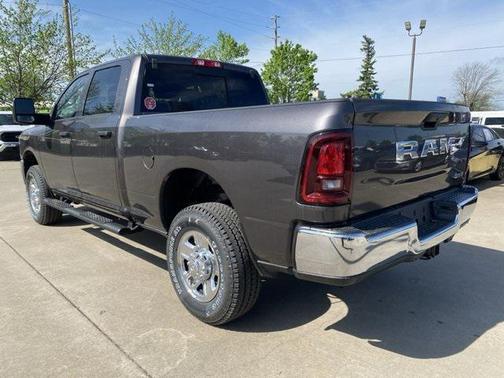 2025 RAM 2500 Tradesman Crew Cab 4x4 6'4' Box