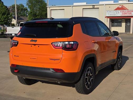 Joose (DISC) 2026 Jeep Compass Trailhawk