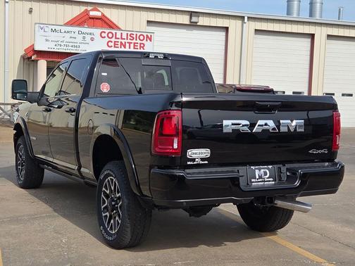 Diamond Black Crystal Pearlcoat 2026 RAM 2500 Longhorn