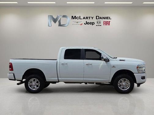 Bright White Clearcoat 2024 RAM 2500 Laramie Crew Cab 4x4 6'4' Box