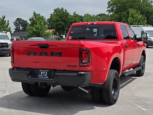 Flame Red Clearcoat 2026 RAM 3500 Tradesman Crew Cab 4x4 8' Box