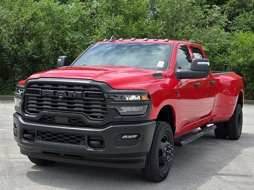 Flame Red Clearcoat 2026 RAM 3500 Tradesman Crew Cab 4x4 8' Box