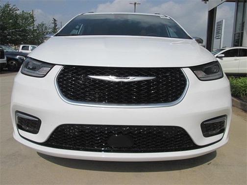 2024 Chrysler Pacifica L