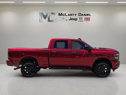 Molten Red Pearlcoat 2026 RAM 2500 Black Express Crew Cab 4x4 6'4' Box