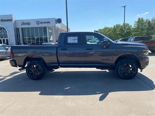 2025 RAM 2500 Big Horn Crew Cab 4x4 6'4' Box