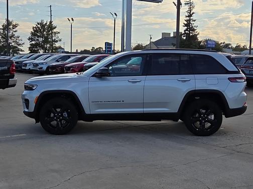 2025 Jeep Grand Cherokee Altitude