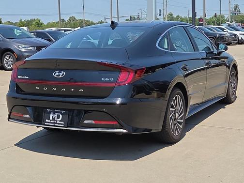 2023 Hyundai SONATA Hybrid SE