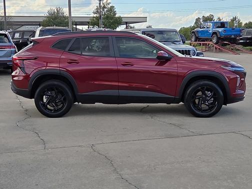 2024 Chevrolet Trax LT