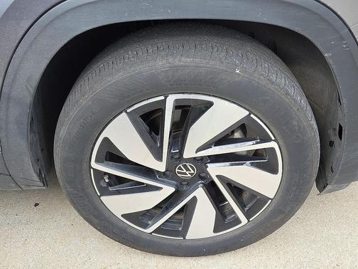 2024 Volkswagen Atlas 2.0T SE w/Technology 4MOTION