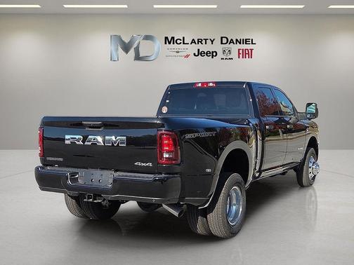 2026 RAM 3500 Big Horn Crew Cab 4x4 8' Box