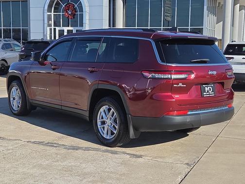 2022 Jeep Grand Cherokee L Laredo