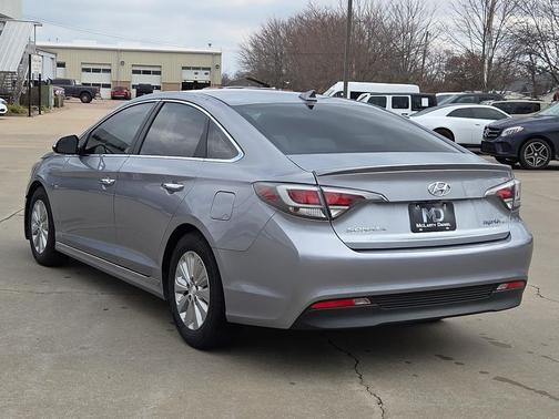 2016 Hyundai SONATA Hybrid SE