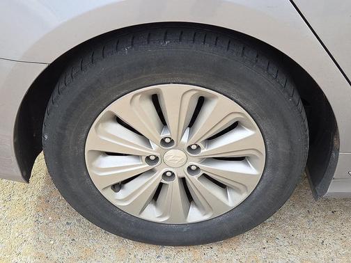 2016 Hyundai SONATA Hybrid SE