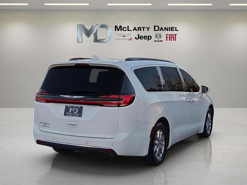 2022 Chrysler Pacifica Touring