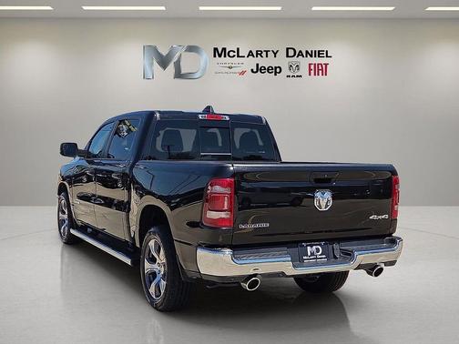 Diamond Black Crystal Pearlcoat 2023 RAM 1500 Laramie