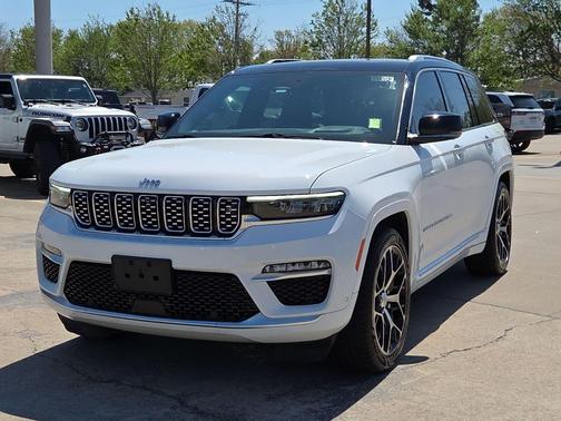 2023 Jeep Grand Cherokee Summit