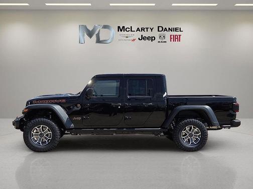 Black Clearcoat 2025 Jeep Gladiator Mojave 4x4