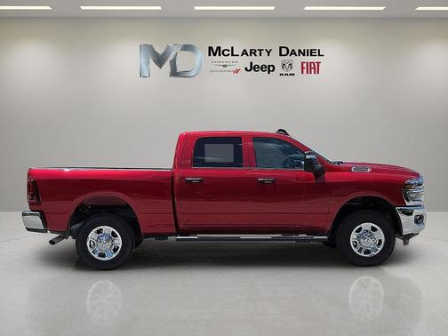 2025 RAM 2500 Tradesman Crew Cab 4x4 6'4' Box