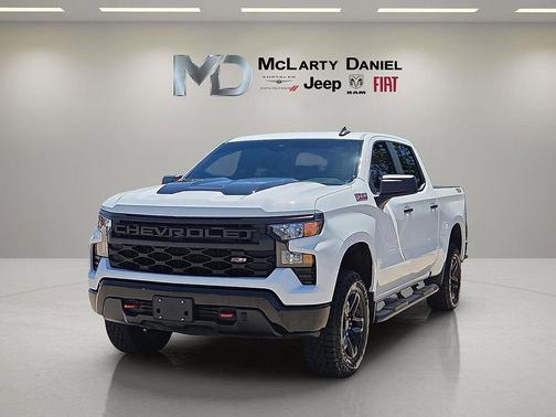 Summit White 2025 Chevrolet Silverado 1500 Custom Trail Boss