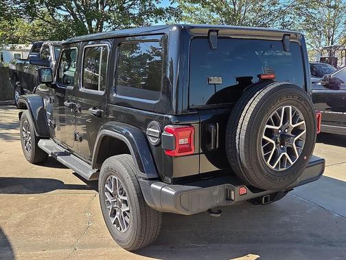 2024 Jeep Wrangler 4-Door Sahara 4x4