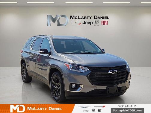 Satin Steel Metallic 2020 Chevrolet Traverse LT Cloth