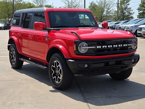 2024 Ford Bronco Outer Banks