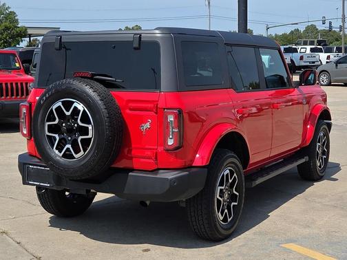 2024 Ford Bronco Outer Banks