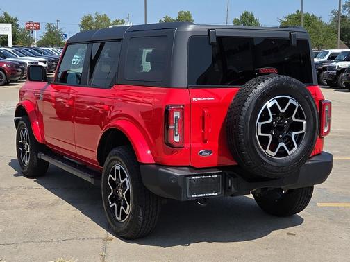 2024 Ford Bronco Outer Banks