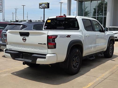 Glacier White 2024 Nissan Frontier PRO-4X
