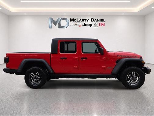 Firecracker Red Clearcoat (DISC) 2026 Jeep Gladiator Mojave 4x4