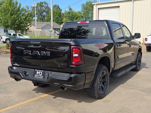 Diamond Black Crystal Pearlcoat 2026 RAM 1500 Express