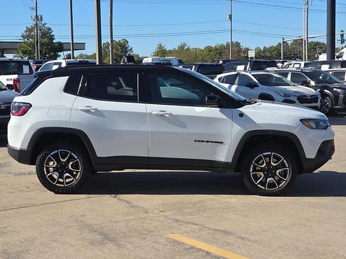2024 Jeep Compass Trailhawk