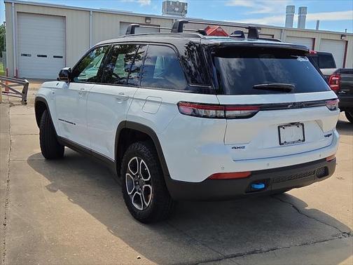 2022 Jeep Grand Cherokee 4xe Trailhawk