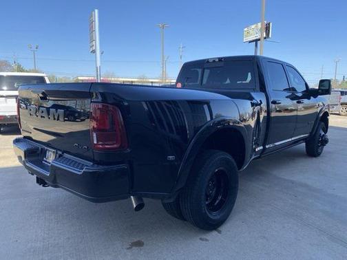 2025 RAM 3500 Limited Crew Cab 4x4 8' Box