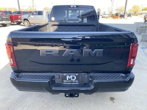 2025 RAM 3500 Limited Crew Cab 4x4 8' Box