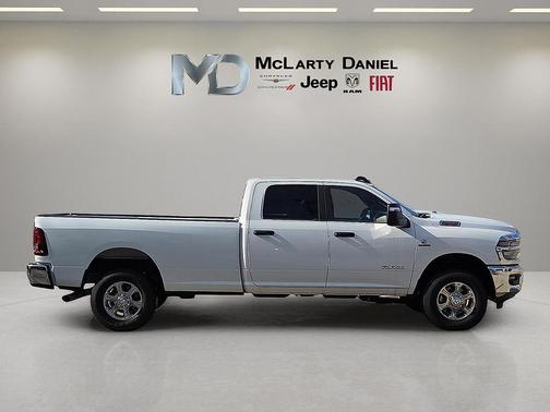 2025 RAM 2500 Big Horn Crew Cab 4x4 8' Box