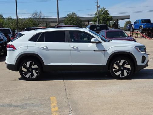 2024 Volkswagen Atlas Cross Sport 2.0T SE w/Technology