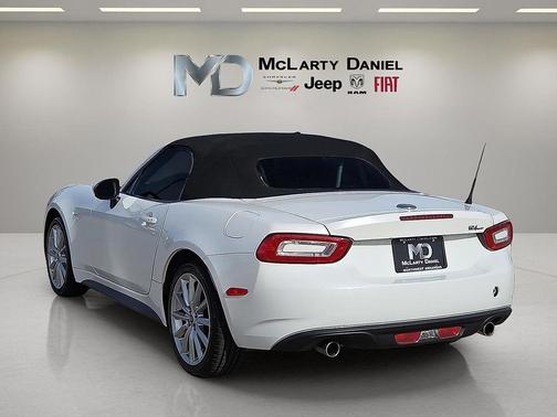 2018 FIAT 124 Spider Base