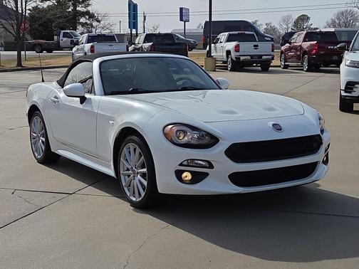 2018 FIAT 124 Spider Base