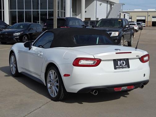 2018 FIAT 124 Spider Base
