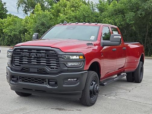 Molten Red Pearlcoat 2026 RAM 3500 Tradesman Crew Cab 4x4 8' Box