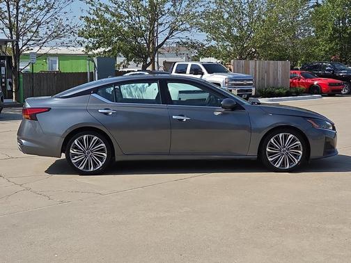 2023 Nissan Altima 2.5 SL