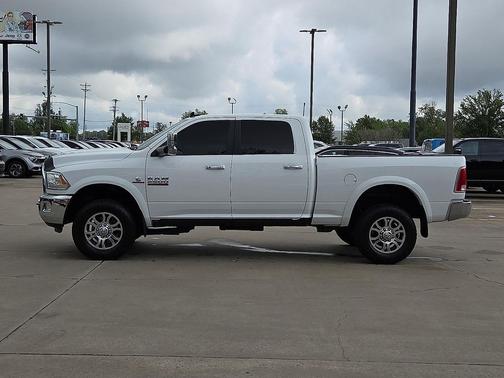 2018 RAM 2500 Laramie Crew Cab 4x4 6'4' Box