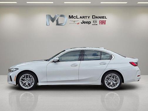 Alpine White 2025 BMW 330 330i