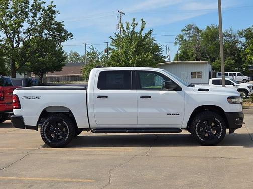 Bright White Clearcoat 2026 RAM 1500 Warlock Crew Cab 4x4 5'7' Box