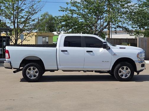 Bright White Clearcoat 2024 RAM 2500 Big Horn Crew Cab 4x4 6'4' Box