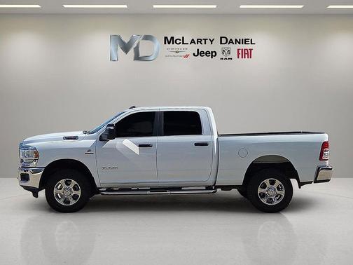Bright White Clearcoat 2024 RAM 2500 Big Horn Crew Cab 4x4 6'4' Box